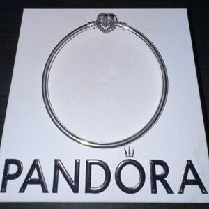 Pandora Radiating Heart Clasp Bangle Bracelet 593752C00-19 7.5 Inches